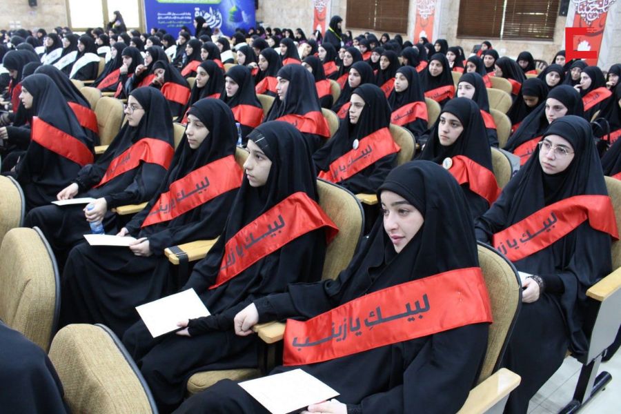 احتفال تكريمي للفتيات اللواتي ارتدين العباءة الزينبية في الدوير 