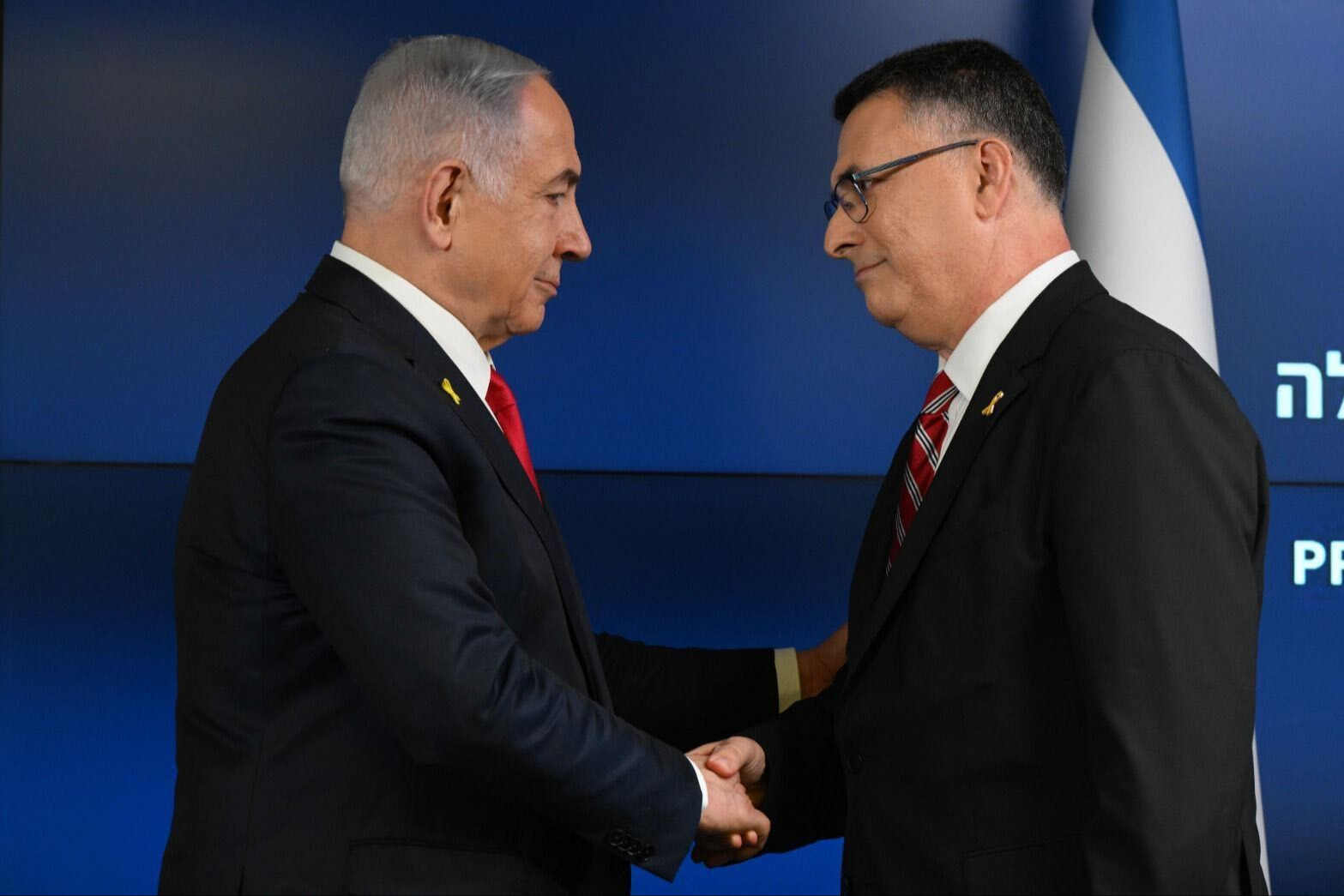 ألوف بن: نتنياهو يتهرّب من نقاش الانسحاب من غزة