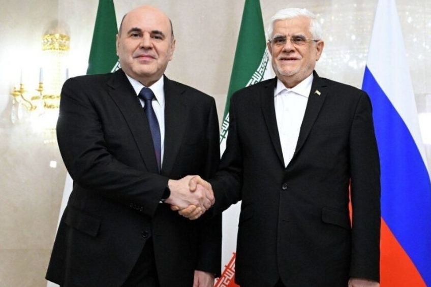 نائب الرئيس الإيراني يلتقي رئيس الوزراء الروسي: تعزيز التعاون في مختلف المجالات