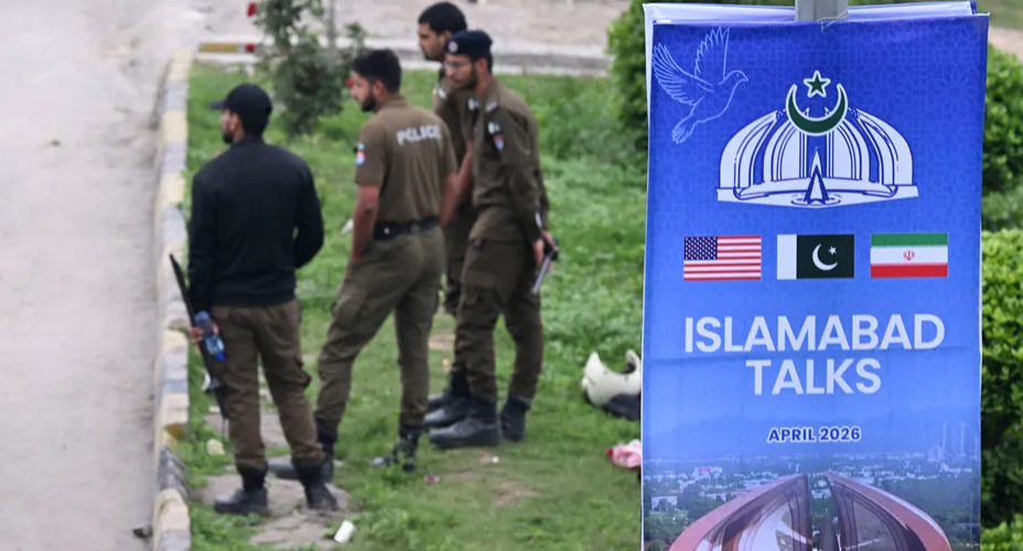  خلال اجتماعه مع قائد الجيش الباكستاني.. الوفد الإيراني يحتج على نقض أمريكا لوعودها