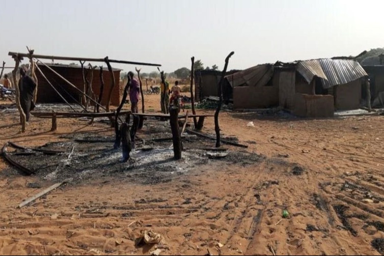 ارتفاع عدد ضحايا هجوم على قرية بوسط نيجيريا إلى 170 قتيلًا