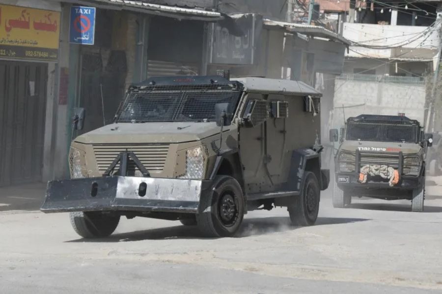 العدو ينفذ حملة اعتقالات في الضفة الغربية تخللها اندلاع مواجهات