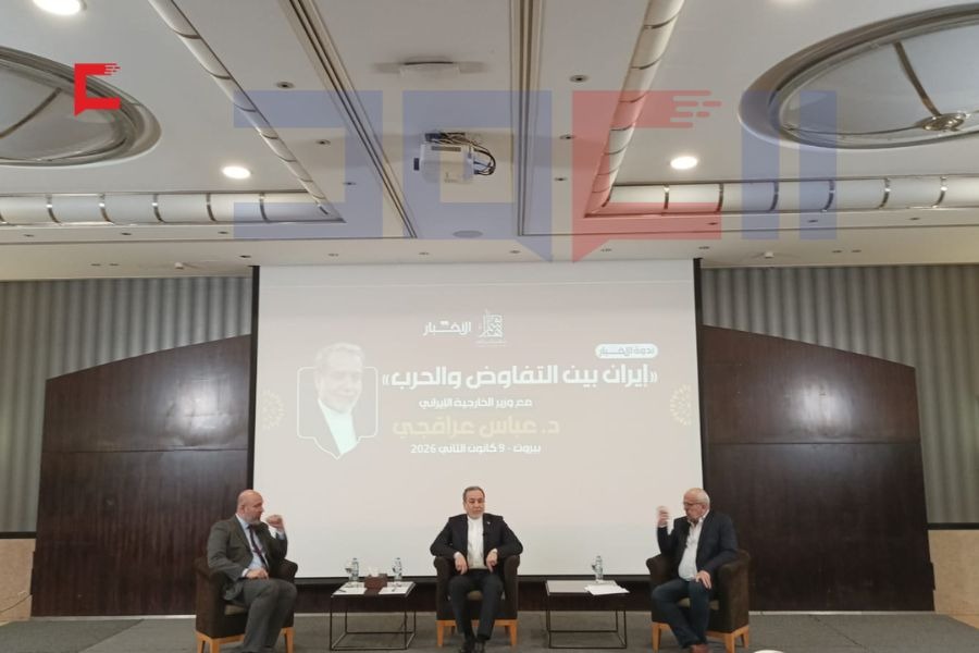 بالصور| مشاركة عراقجي في ندوة حوارية وتوقيع كتابه 