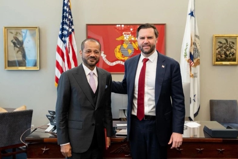 البوسعيدي أطلع دي فانس على تفاصيل محادثات جنيف: 