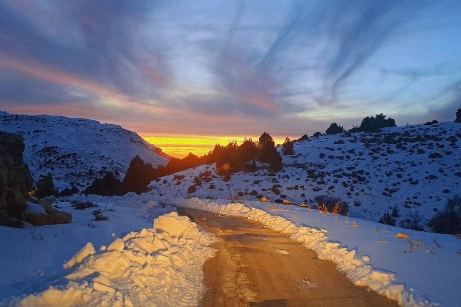 بلديات جرد جبيل تعيد فتح طريق أفقا–العاقورة إثر تراكم الثلوج