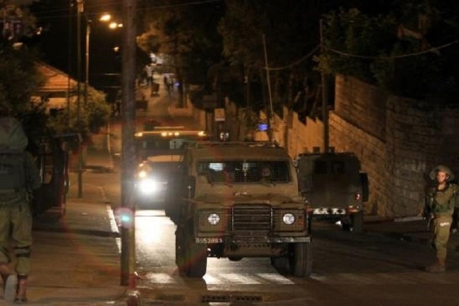 فلسطين المحتلة| قوات الاحتلال تعتقل الشاب 