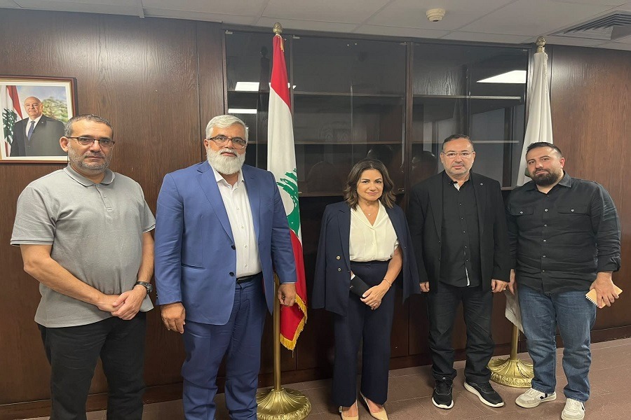 وفد من بنت جبيل يطلع وزيرة الشؤون الاجتماعية على واقع نزوح الأهالي وأضرار العدوان