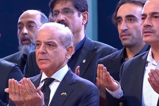 رئیس وزراء باکستان: ستبقى الأفكار العميقة للشهيد الخامنئي (رض) إرثًا للأجيال القادمة