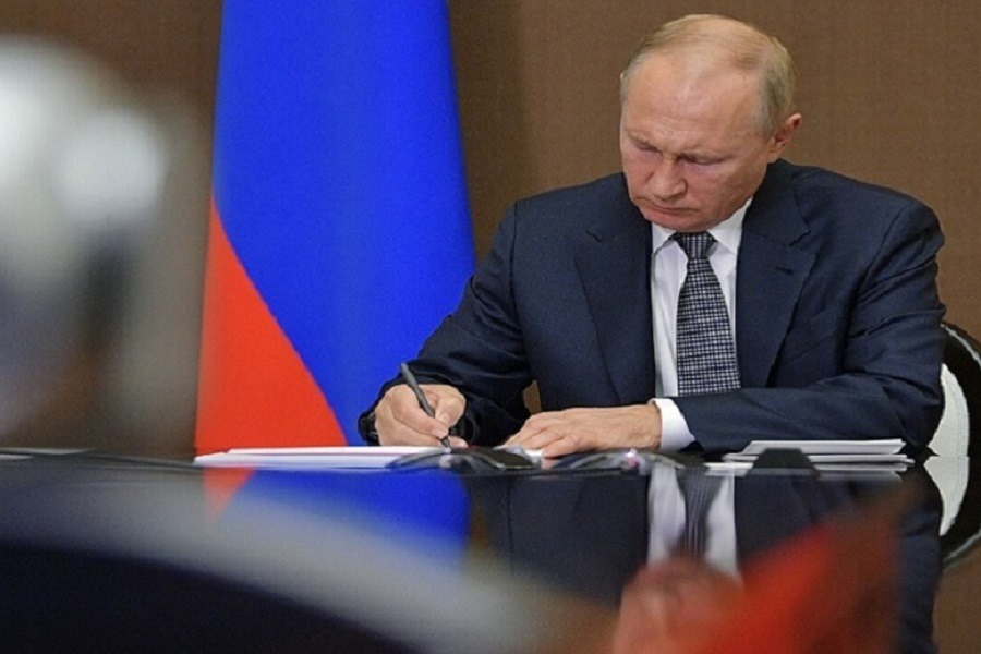 بوتين يعزي آية الله السيد مجتبى الخامنئي باستشهاد الدكتور علي لاريجاني