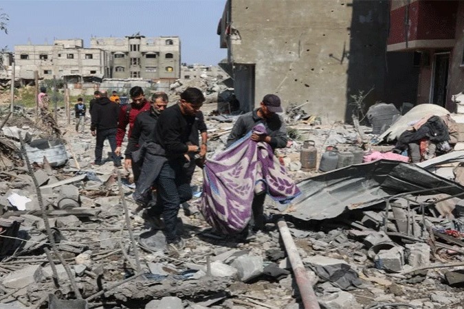  3 شهداء في قصف 