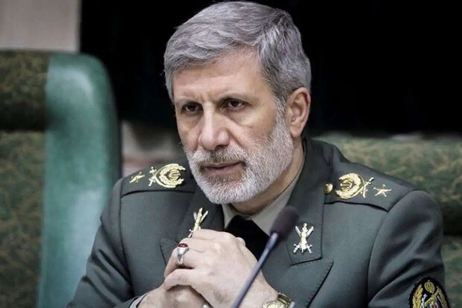 قائد الجيش الإيراني: أي خطأ يرتكبه العدو سيُقابل بغضبنا المتراكم