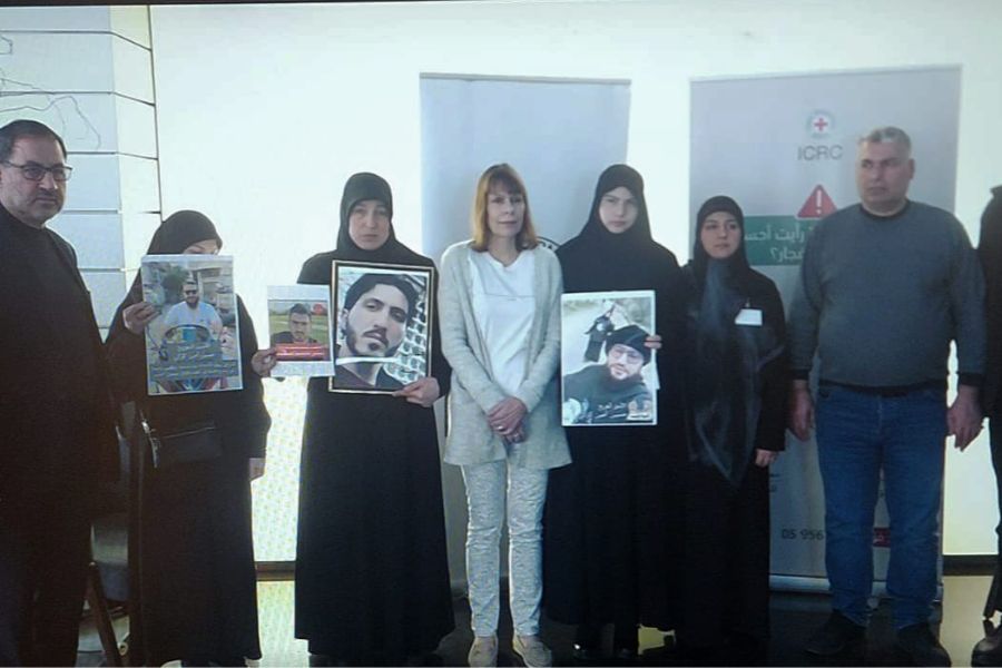 وفد من أهالي الأسرى والمعتقلين يزور رئيسة بعثة الصليب الأحمر الدولي 