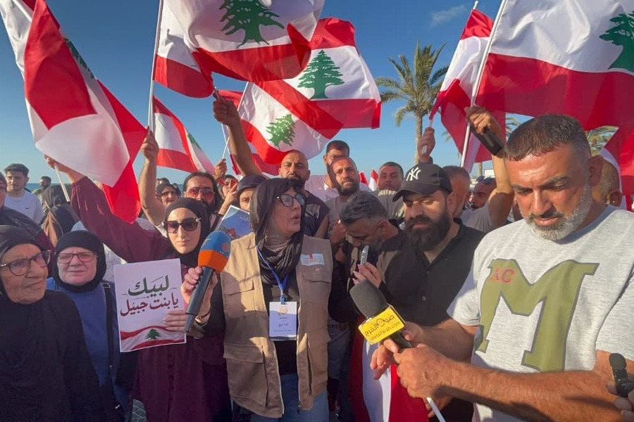 اعتصام لأهالي بنت جبيل في صور احتجاجًا على نية العدو جرف المقابر