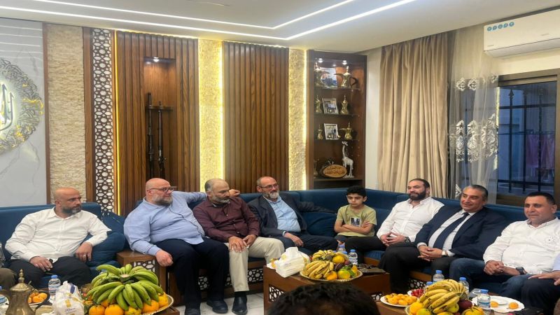 وفد من حزب الله يزور رئيس بلدية السعديات الجديد مهنئًا بفوز لائحته في الانتخابات