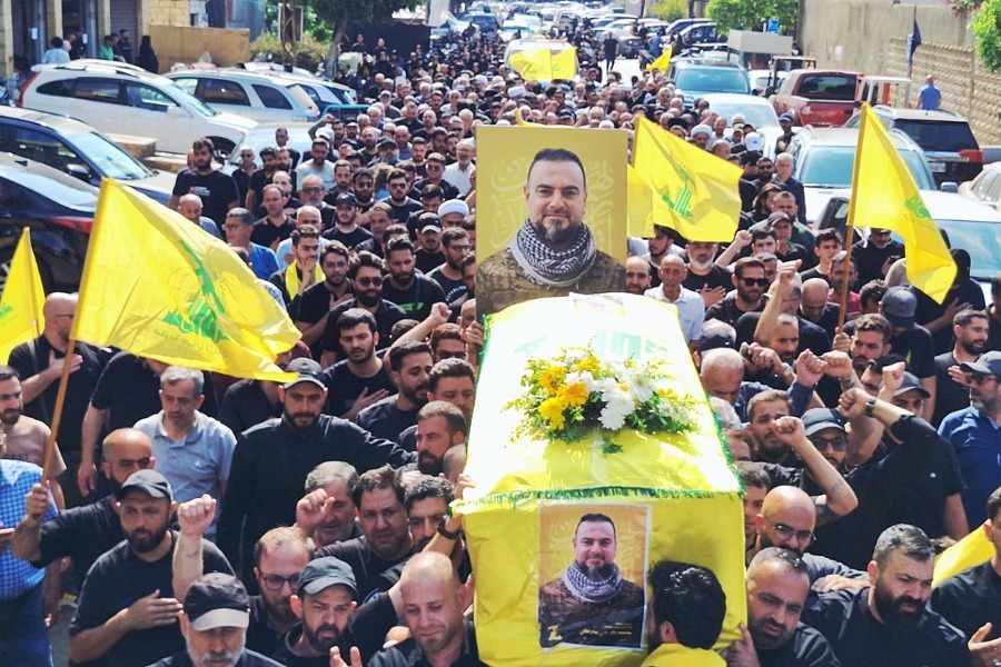 بالصور| حزب الله يُشيّع الشهيد محمد باقر علي كركي في روضة الشهيدين - الغبيري