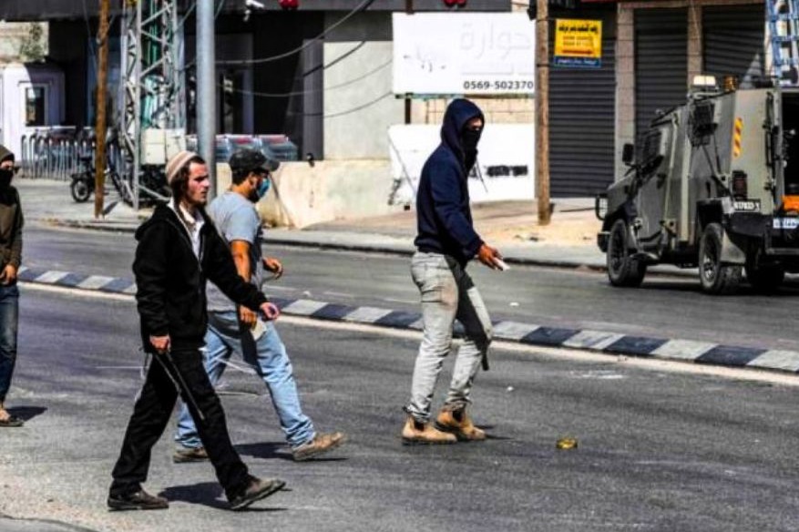 مستوطنون يهاجمون تجمعًا بدويًا شرق القدس وقوات الاحتلال تقتحم الضفة الغربية