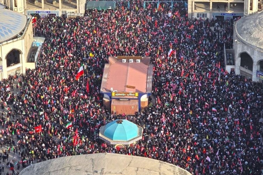 فيديو| حشود مليونية شاركت في تشييع الإمام الشهيد الخامنئي