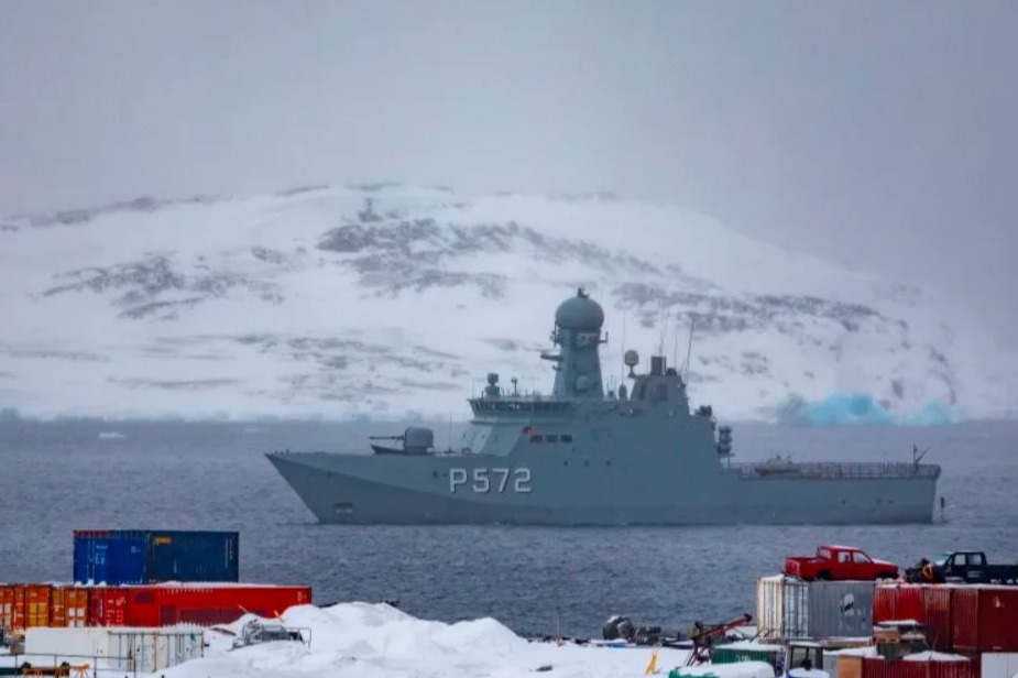 قوات أوروبية تتوافد إليها.. تفاقم الخلاف الأميركي - الأوروبي بشأن غرينلاند