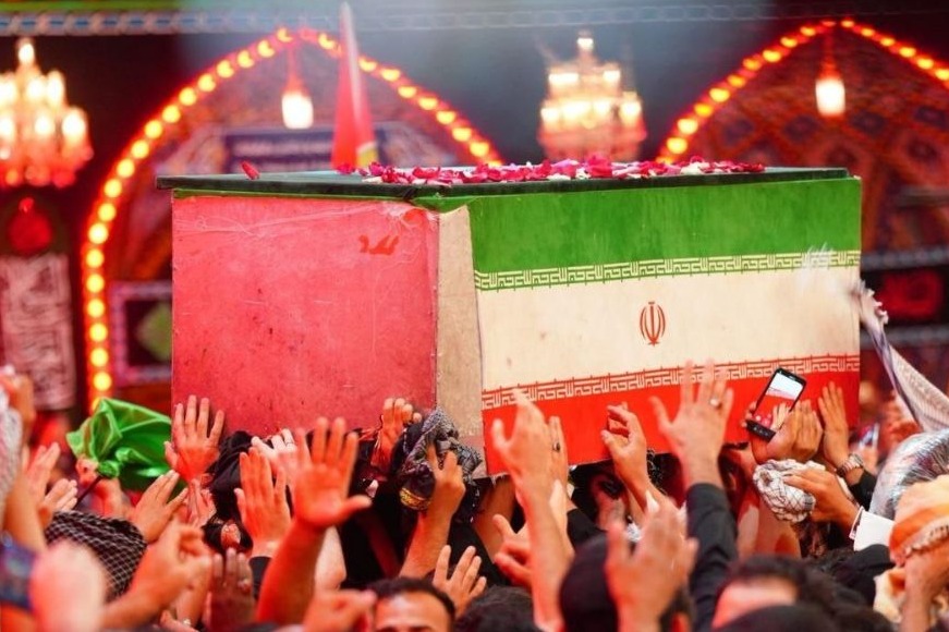 الصحافة الفرنسية: تشييع الإمام الخامنئي (قده) حشود استثنائية ورسائل سياسية وجيوسياسية