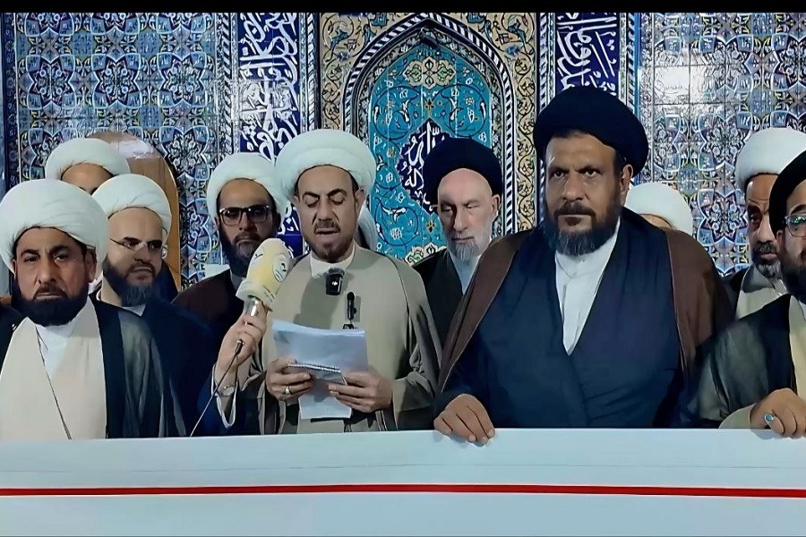 طلاب دين في النجف ينتقدون حظر الطائرات الإيرانية: نعم للولاية.. طهران سند لبغداد