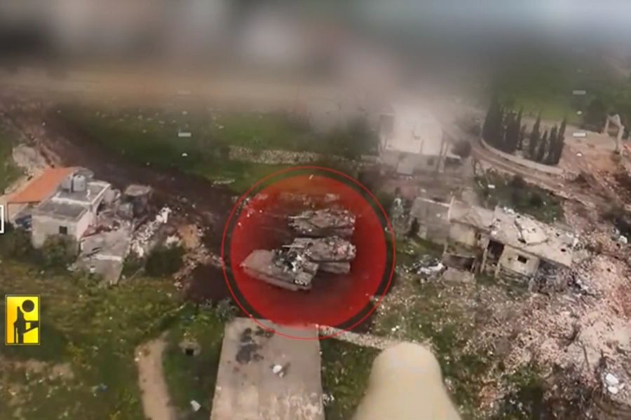 فيديو| استهداف ناقلة جند صهيونية مدرّعة في محيط بلدة القنطرة بمحلّقة انقضاضيّة