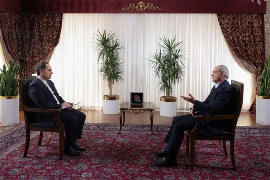 بزشكيان للشعب الإيراني: سنجتاز هذه المرحلة.. وللنزول إلى الساحات لدعم البلاد