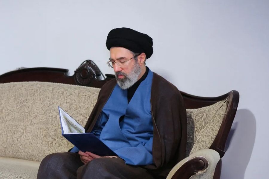 السيد الخامنئي: رحيل آية الله الشبيري قد أحدث ثلمةً قد يستغرق جبرانها وقتًا طويلًا