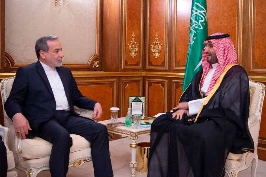عراقتشي يلتقي ولي العهد السعودي ويؤكدان أهمية تعزيز الأمن والاستقرار في المنطقة