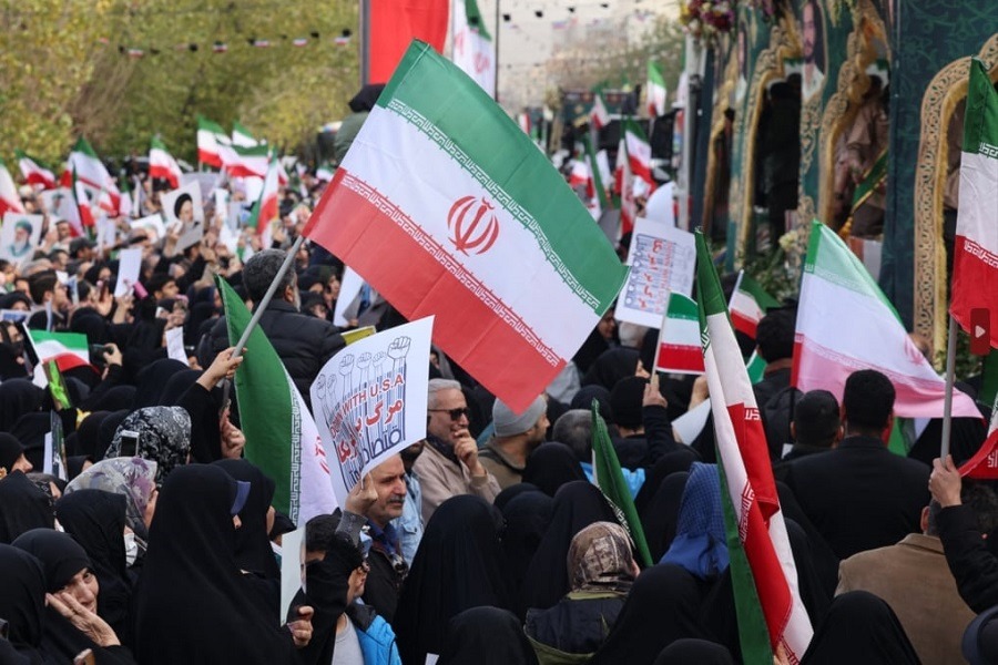 بحشودٍ شعبية غفيرة.. طهران تشيّع نحو 300 شهيد ارتقوا خلال أعمال الشغب المسلّح