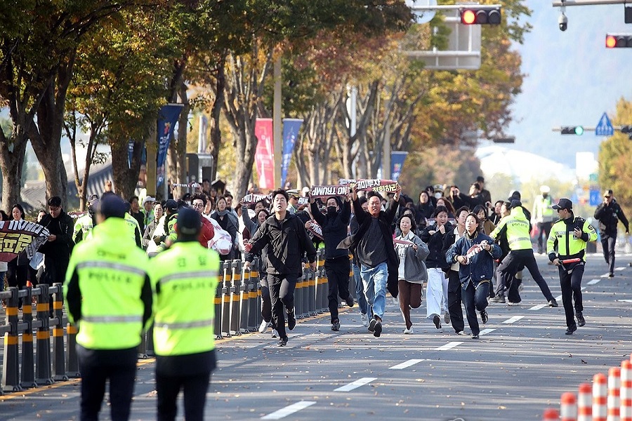 محتجون في كوريا الجنوبية ينددون بزيارة ترامب وقمة 