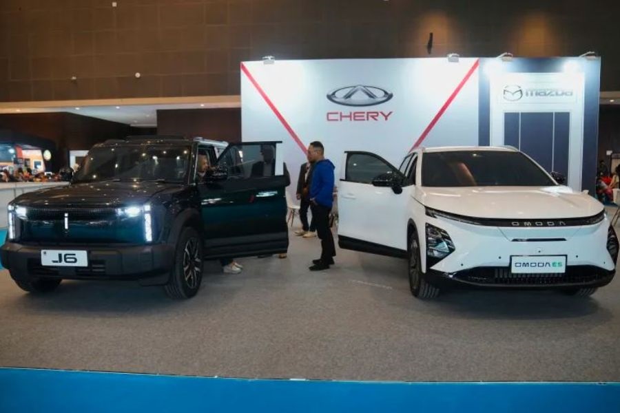 جيش الاحتلال يسحب مئات السيارات الصينية من ضباطه