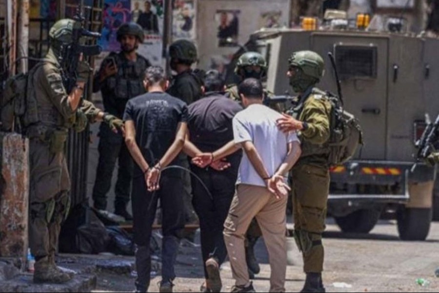 الاحتلال يعتقل 12 فلسطينيًا خلال اقتحامات واسعة بالضفة الغربية