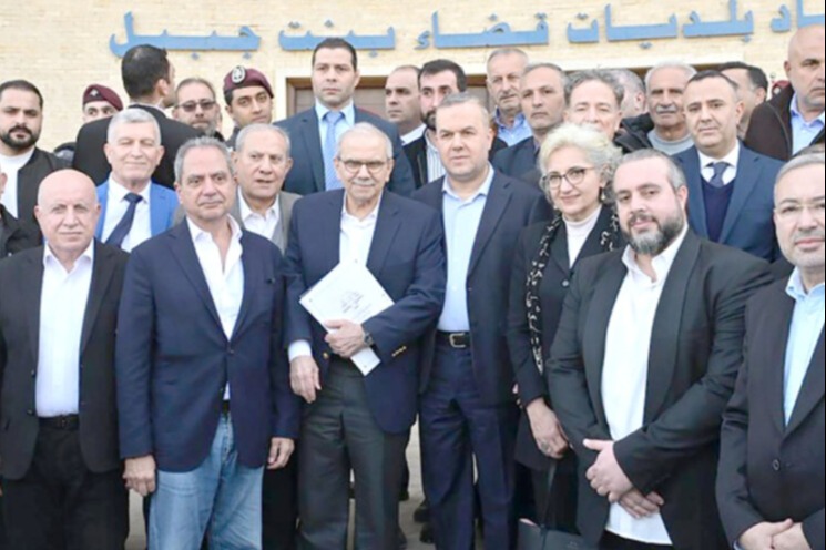 الحزب يُضيّق الفجوة مع السلطة