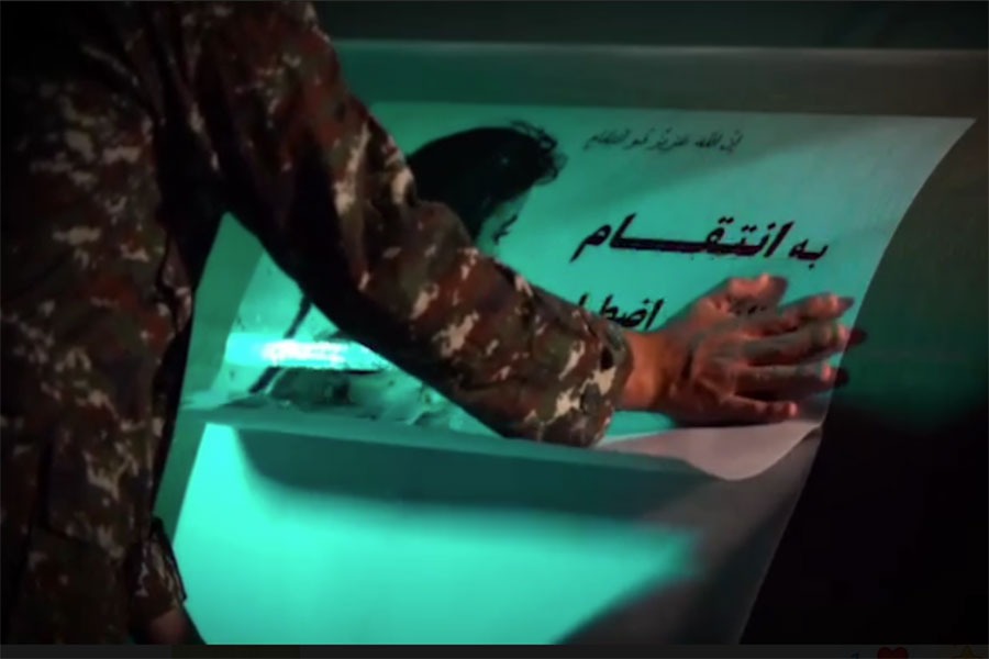 فيديو | مشاهد من تجهيز وإطلاق صواريخ  الحرس الثوري لاستهداف المدمّرات الأميركية