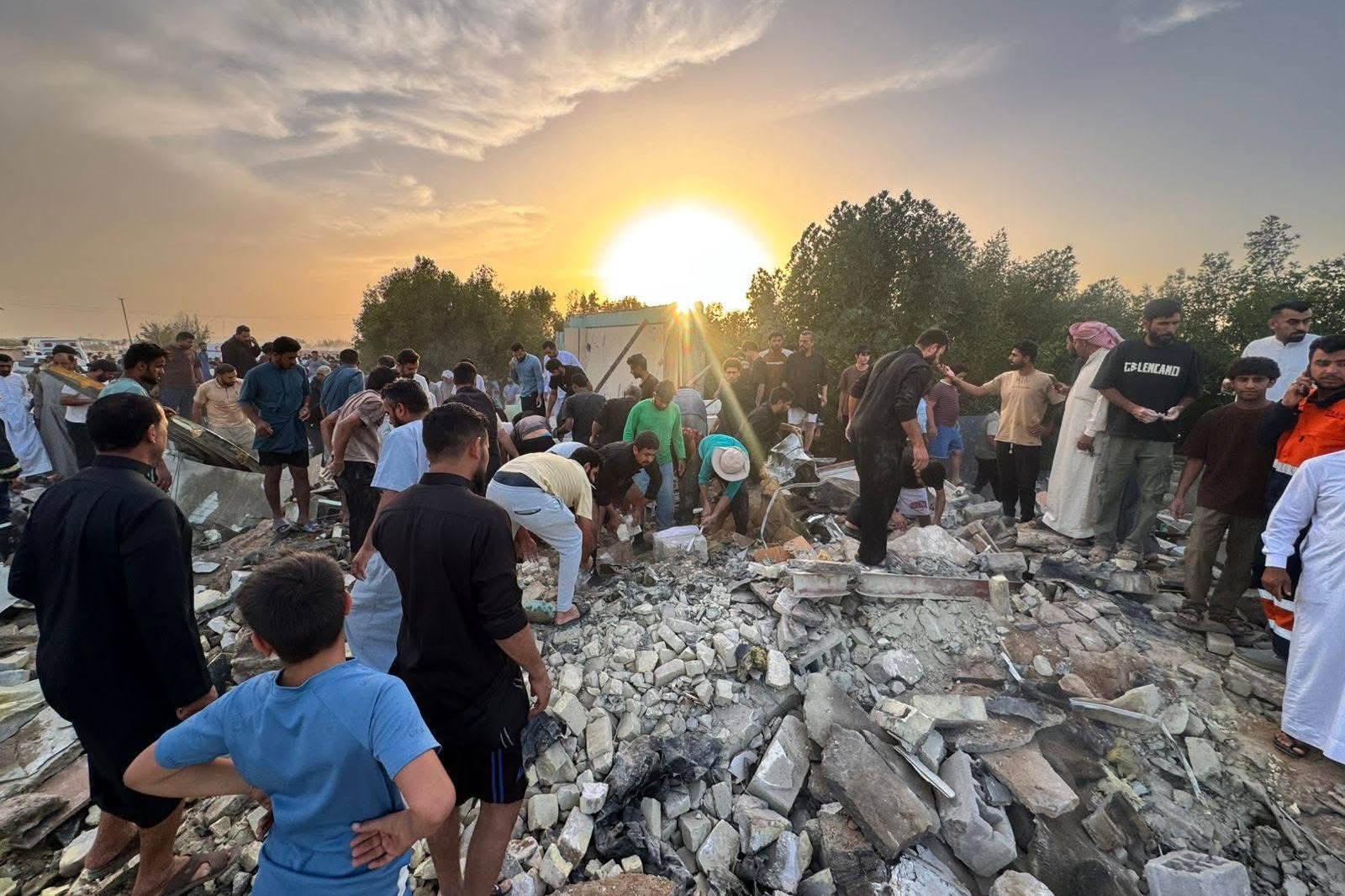 غضب كبير في البصرة عقب مجزرة أحدثها صاروخ كويتي أصاب منزلًا سكنيًا 