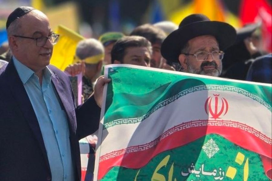 بالصورة | حضور الحاخام الأكبر للجالية اليهودية في إيران في مناورات فدائيو إيران في العاصمة طهران