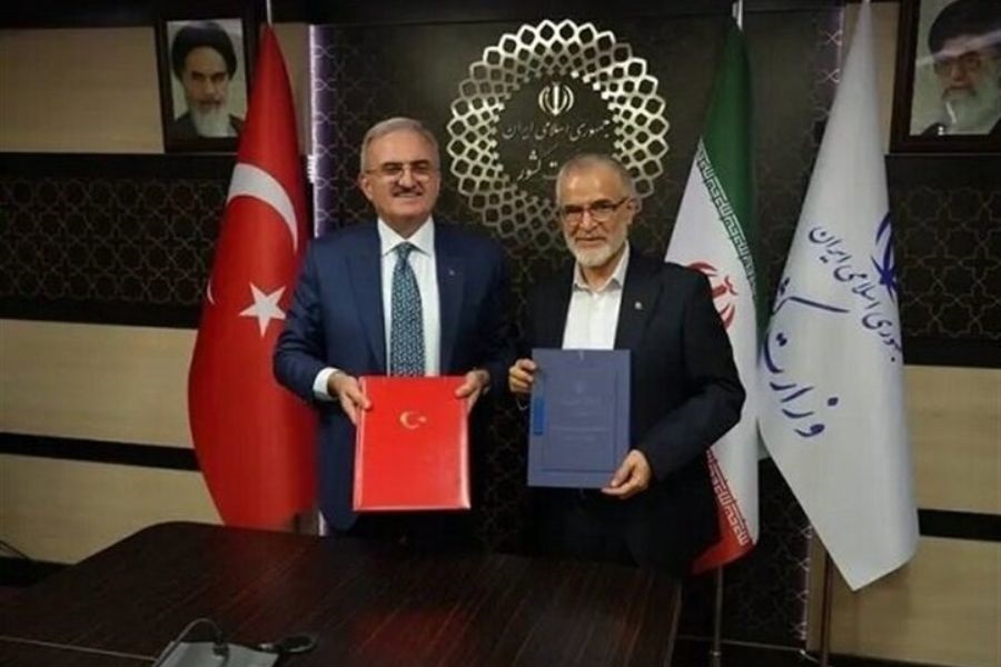 إيران وتركيا توقّعان مذكرة تفاهم أمنية