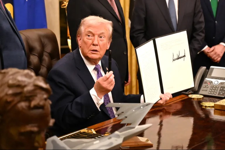 أمر تنفيذي لترامب يقيِّد قوانين الولايات بشأن الذكاء الاصطناعي 