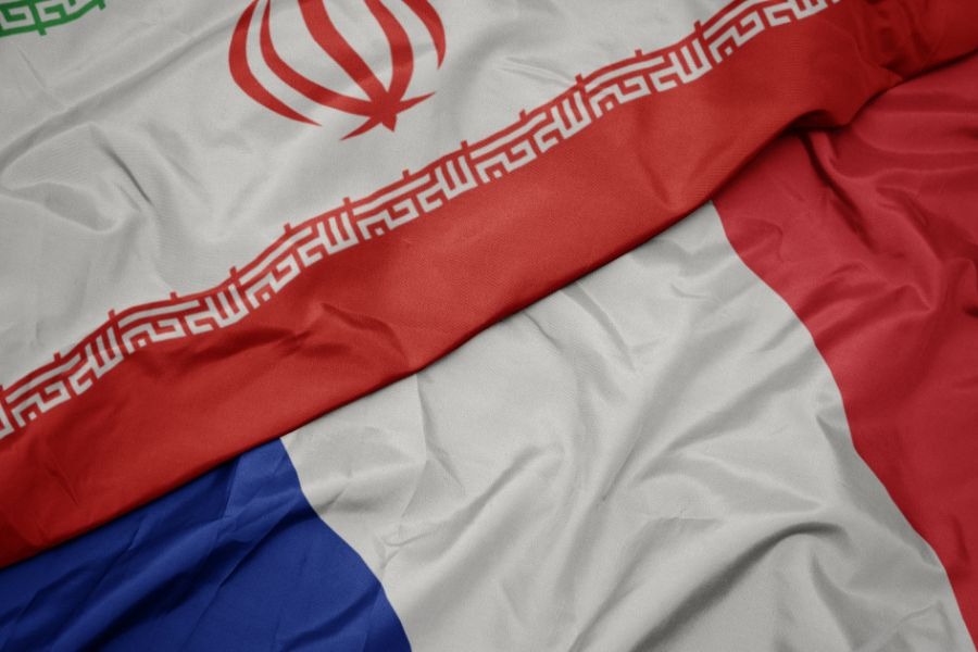 وفقًا لاتفاق ثنائي... إيران تفرج عن مواطنين فرنسيين اثنين لديها