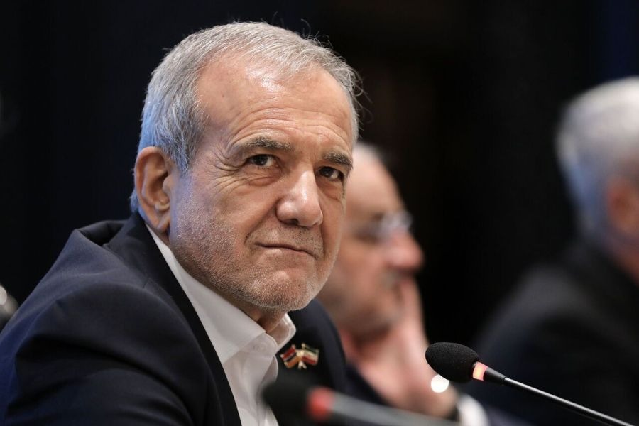 بزشكيان: لا ينبغي أن تكون الأراضي الإسلامية بؤرًا للحروب والاحتلال