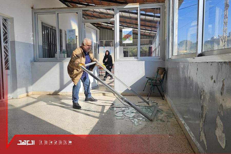 بالصور| بعد يوم من الغارات هكذا بدت مدرسة سحمر الرسمية