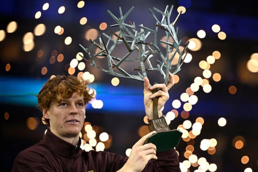 سينر يستعيد صدارة التصنيف العالمي للاعبي التنس