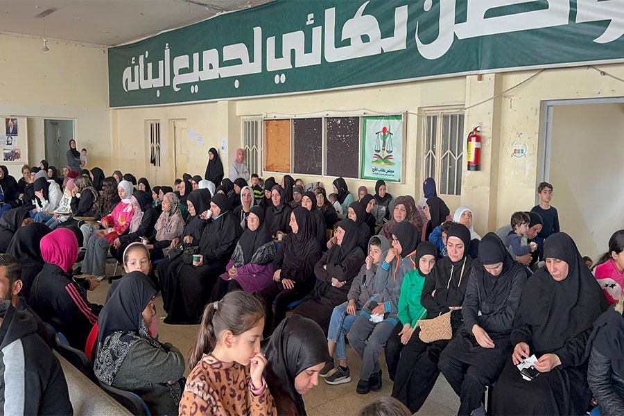  حدادًا على شهداء 