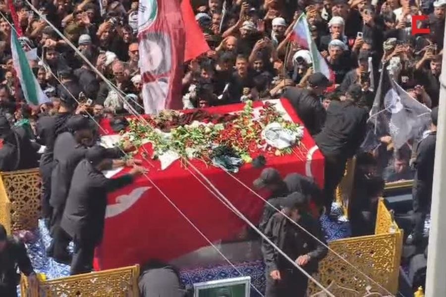 طوفان بشري في النجف الأشرف.. مشاركة غير مسبوقة في تشييع القائد الشهيد