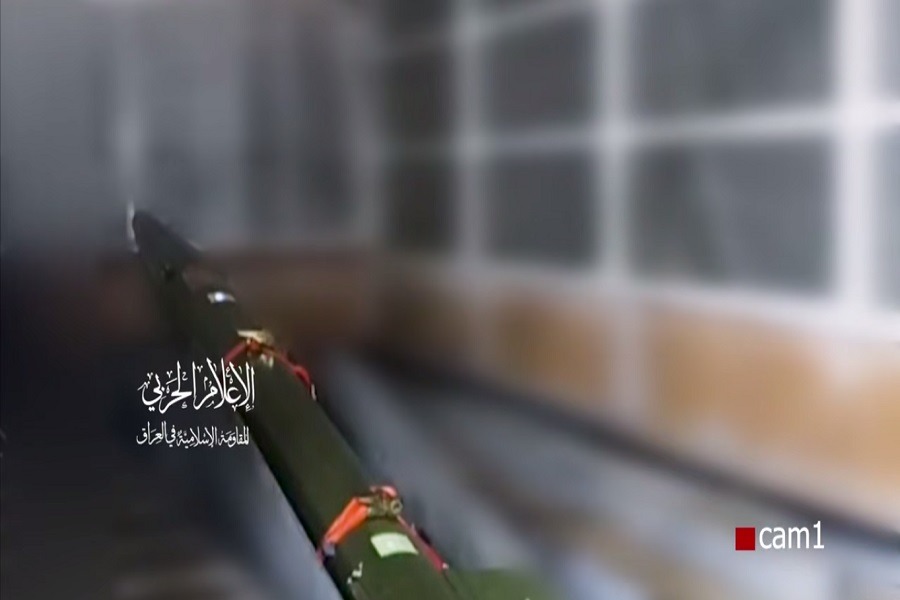 فيديو| مشاهد من إطلاق المقاومة العراقية لصاروخ باتجاه قاعدة للاحتلال