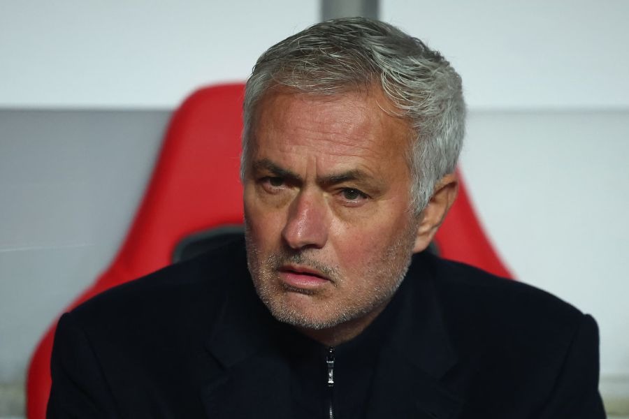 مورينيو يشكك في قدرات لاعبي بنفيكا الذهنية