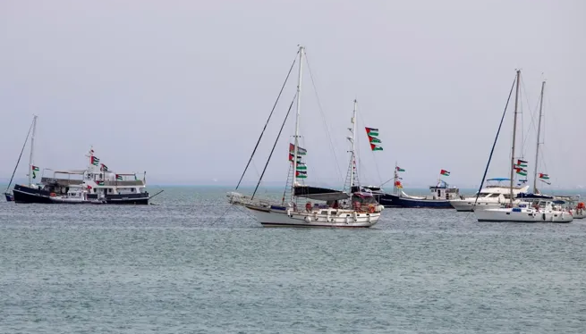 أسطول الصمود ينجح في أداء المهمة