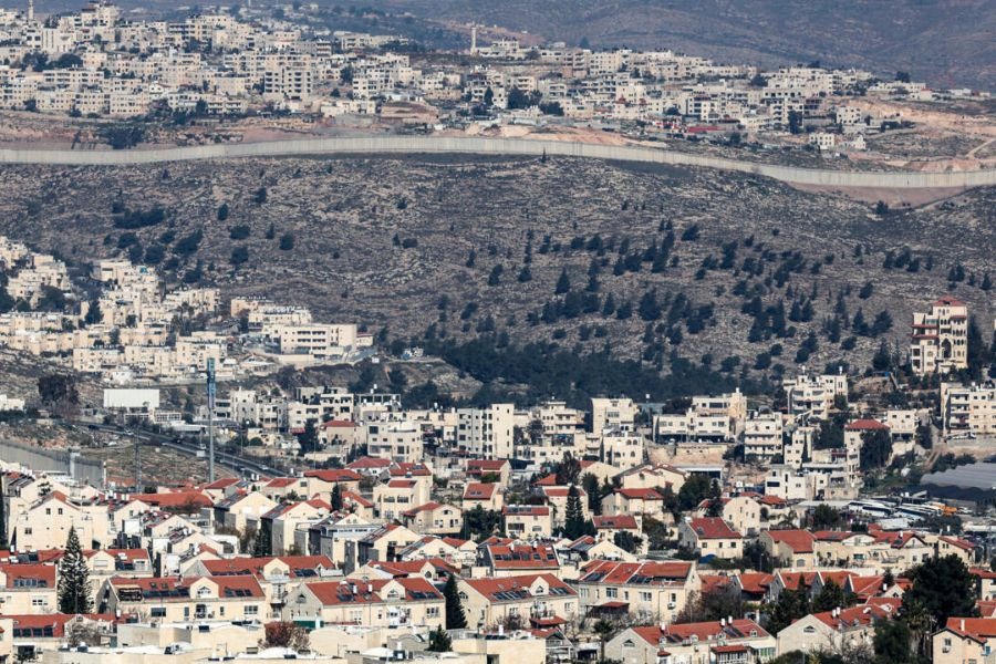 تصعيد استيطاني جديد: خطة بملايين الدولارات لتوسيع المستوطنات في الضفة