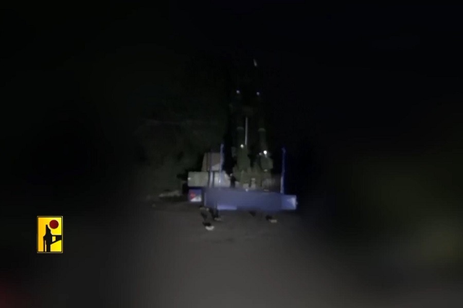 بالفيديو| مشاهد من عمليّة استهداف المقاومة الإسلامية قاعدة 