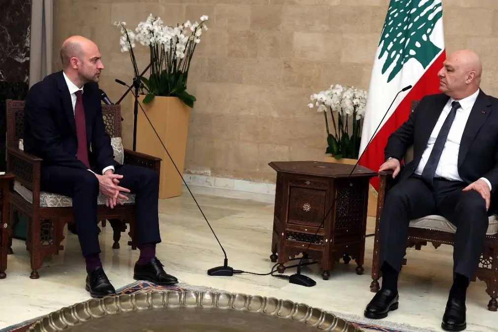 عون استقبل بارو:انسحاب 